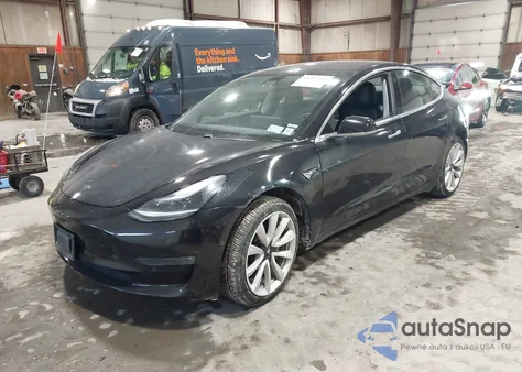 2018 Tesla Model 3 Long Range/Performance z USA, uszkodzony, nr VIN 5YJ3E1EB4JF110048